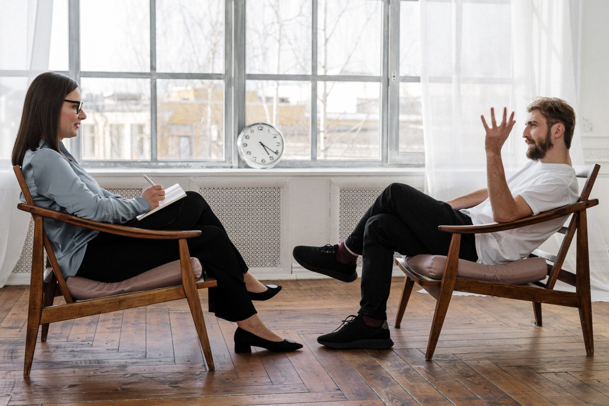 What are the benefits of having a life coach?