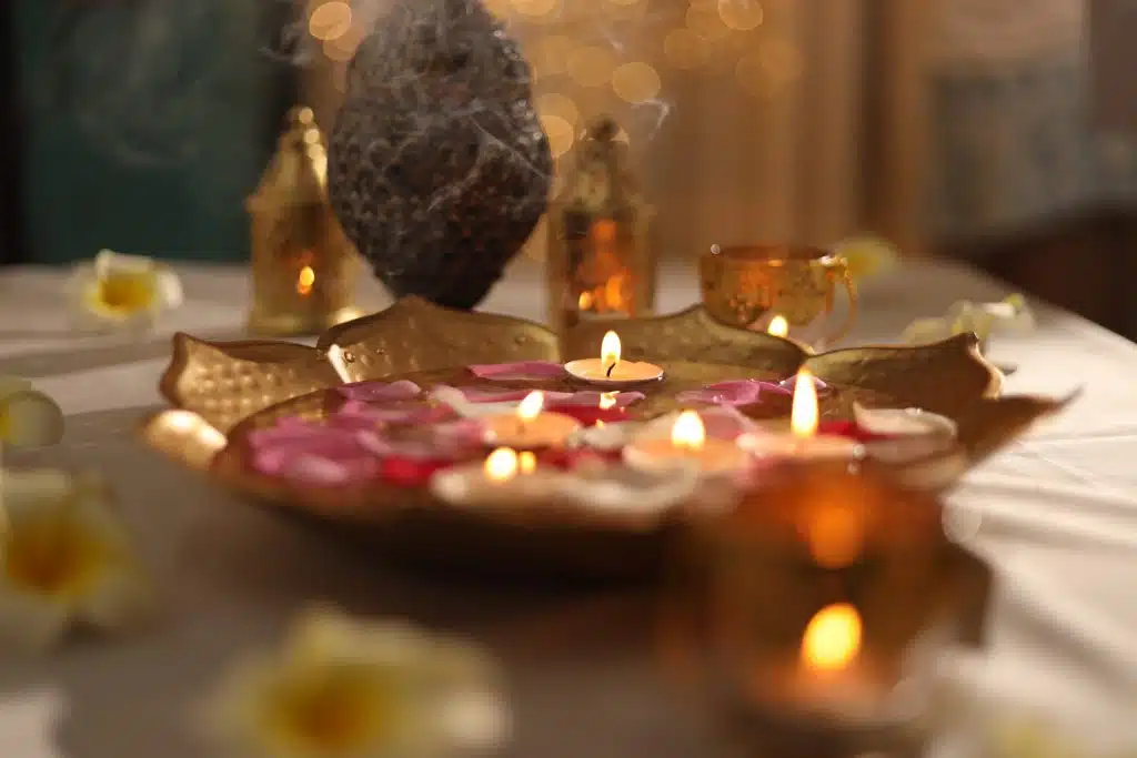 Golden plate with oil lamp