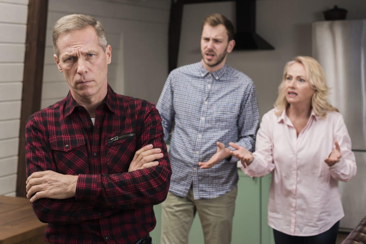 How Negative Energy Affects Homes After Jealous Visitors – Especially the Evil Eye, Fights, and Emotional Chaos That Tears Families Apart